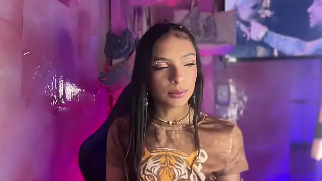 Skye_Moore webcam