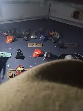 hairy_mannn webcam