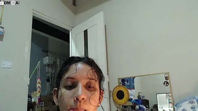 AlinaWoolf_ webcam