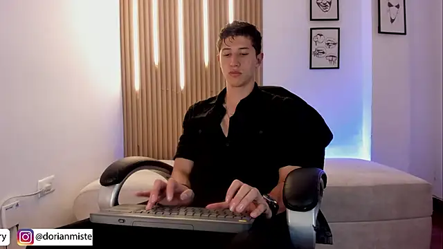 Dorianmistery2322_ webcam
