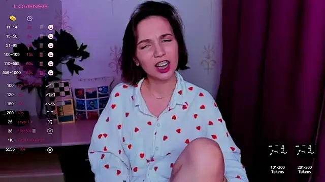 kindhazelhere_ - KindHazelHere_'s free webcam - UK Sex Cams