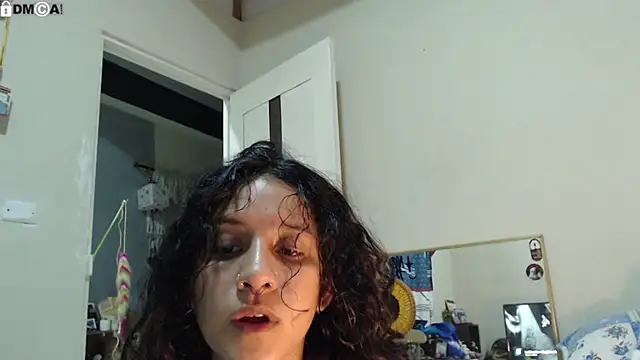 AlinaWoolf_ webcam