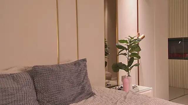 Nicole_Space webcam