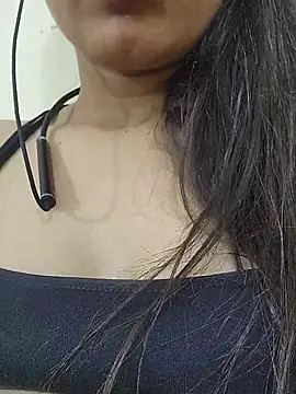 CuteSarikaLIVE webcam