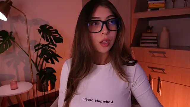 annie24_evans (F young) - Tease Boobs