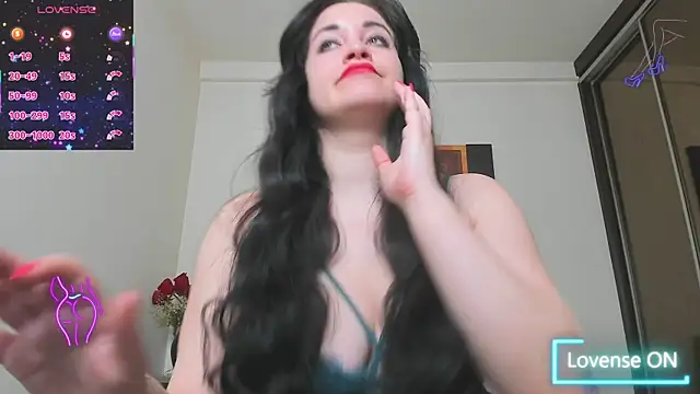 GoldenLunaa webcam