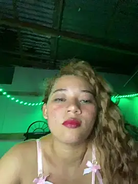 Rico02j live cam on StripChat