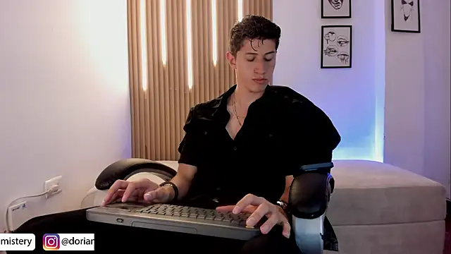 Dorianmistery2322_ webcam