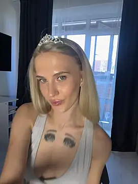 Luna_mp4 webcam
