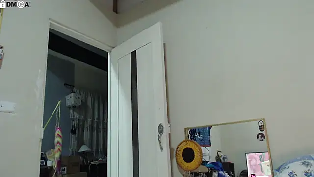 AlinaWoolf_ webcam