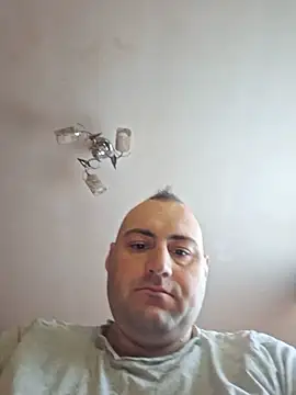 StrictBobby webcam