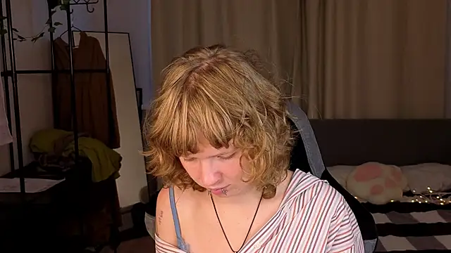 VioletDesiree webcam