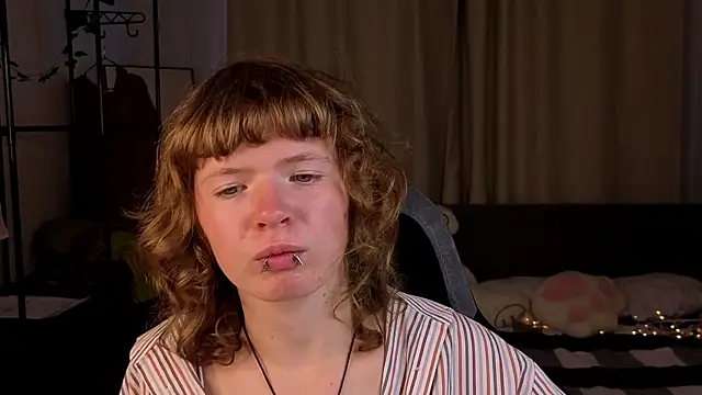 VioletDesiree webcam