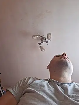 StrictBobby live cam on StripChat