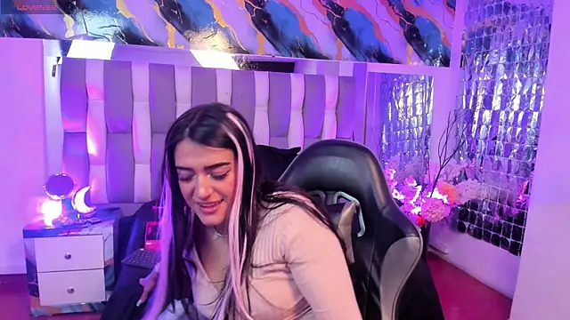 isadiiaz - IsaDiiaz's free webcam - UK Sex Cams