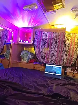annika_lately webcam