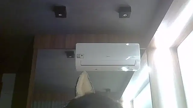 SkinnyKitten live cam on StripChat