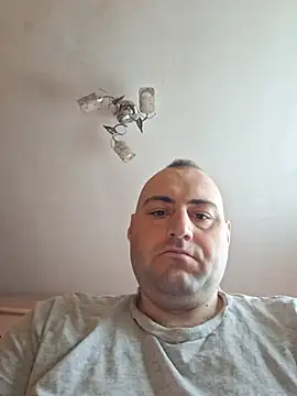 StrictBobby webcam