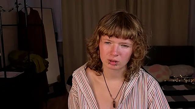 VioletDesiree webcam