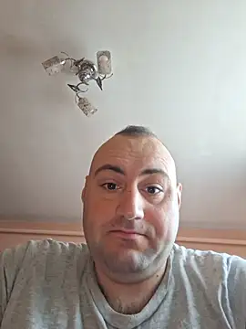 StrictBobby webcam