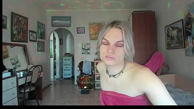 milliKira006 webcam