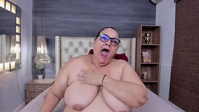 mommy_cute webcam