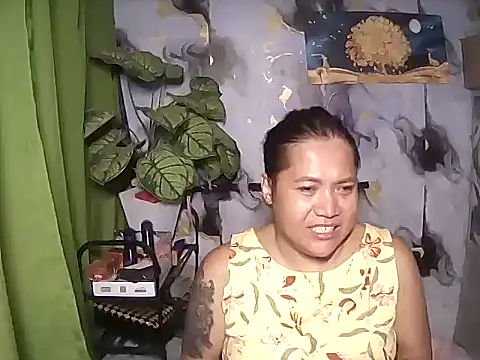 TabooSHOWgirl18 webcam