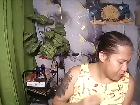 TabooSHOWgirl18 live cam on StripChat