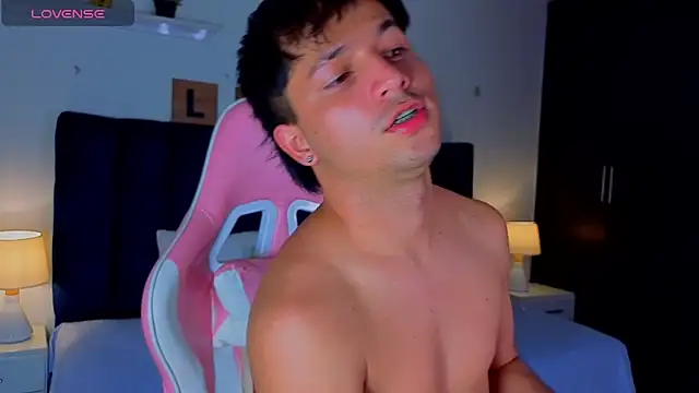 Issac_james_ webcam