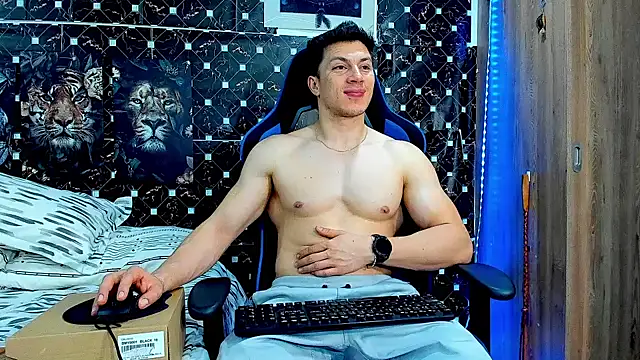 javiersexymann live cam on StripChat