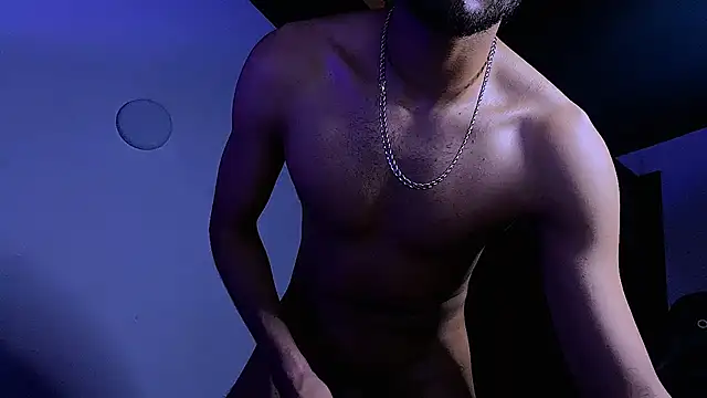 Lucius_Noal webcam