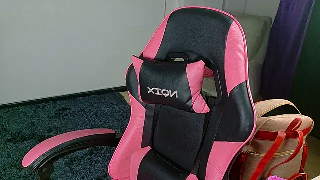 Megam_white webcam