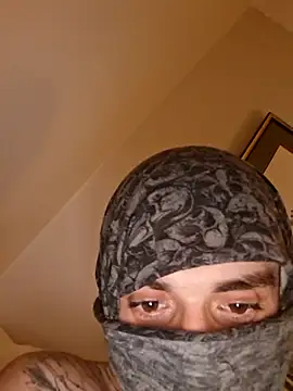 DaUninut696