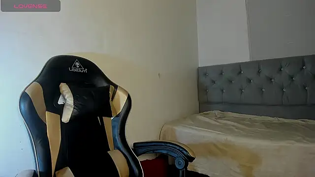 Angelasex18 webcam