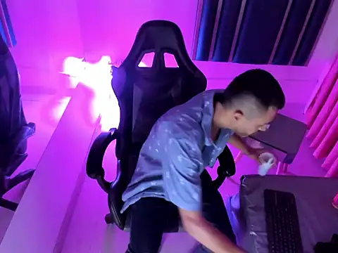 Damiam_23 webcam
