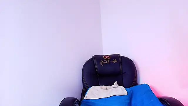 naomi_kyse webcam