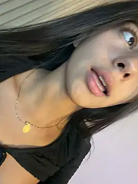 Lilybeeth 🎨 live online chat
