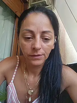 bruneta_sexy23 webcam