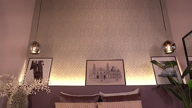 ElleDiane webcam