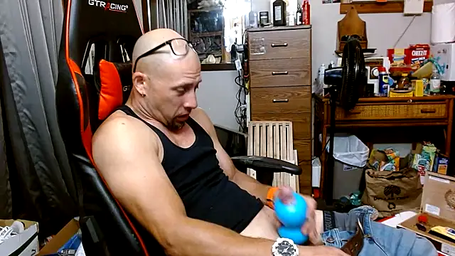tongueispowerr6d9 webcam
