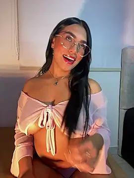 Linda_Saenz_ webcam