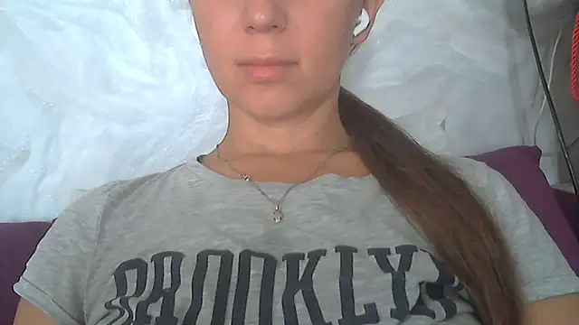 Bella--White webcam