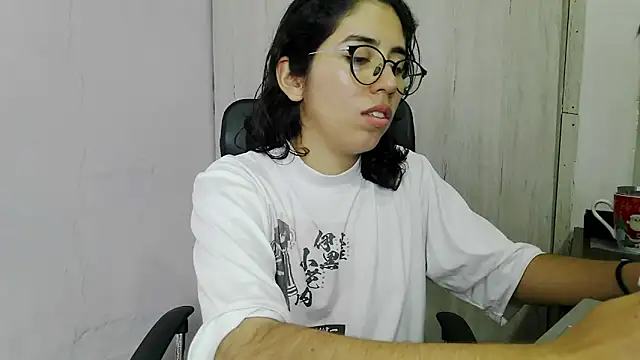 skinnyX333 webcam
