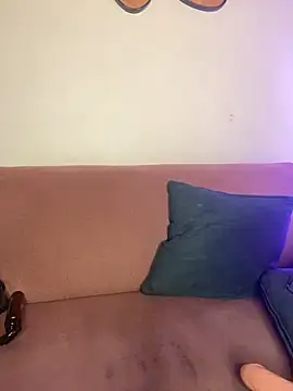 saradiamond_01 - SaraDiamond_01's free webcam - UK Sex Cams