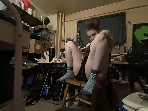 Snowbunnycake_131 webcam