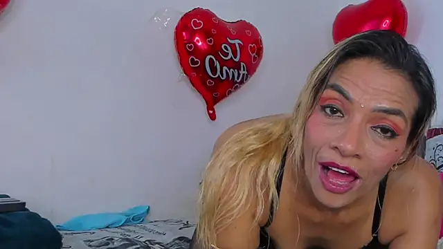 Angeline_focus webcam