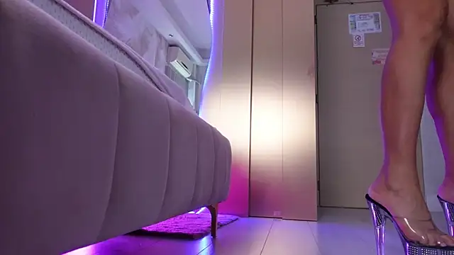 JullyBlair webcam