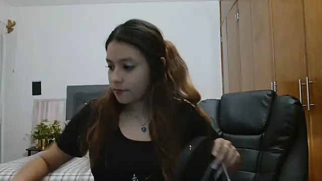 3littles (F young) - slowly and sexily pull down the panties