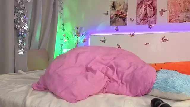 Milly_Lane webcam