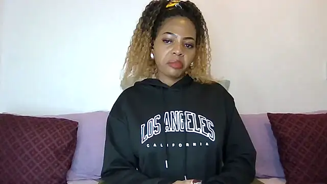 DiamondLuv29 webcam